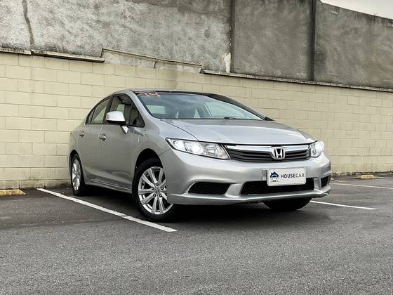 HONDA CIVIC 1.8 LXS 16V FLEX 4P AUTOMÁTICO HONDA CIVIC 1.8 LXS 16V FLEX 4P AUTOMÁTICO